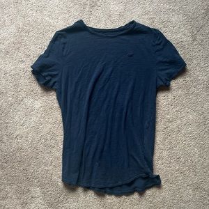 Hollister Distressed T-shirt Size M